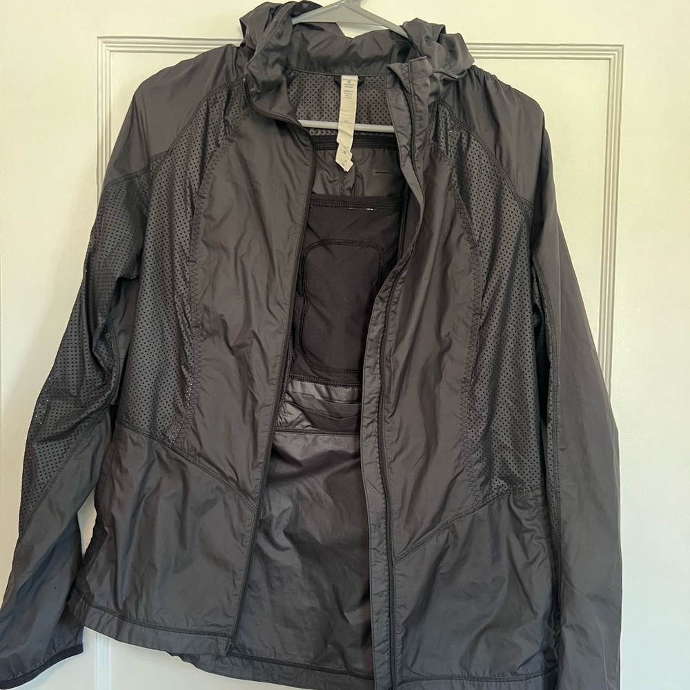 LULULEMON black windbreaker size 6. Worn a couple times